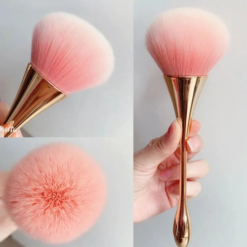 Large Fan Makeup Brush – Soft Synthetic Bristles & Hourglass Handle Fan Makeup Brush Qme