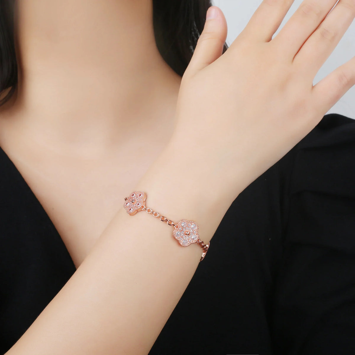 Zirconia Five-Leaf Flower Charm Bracelet for Women | Luxury Charm Bracelet Qme
