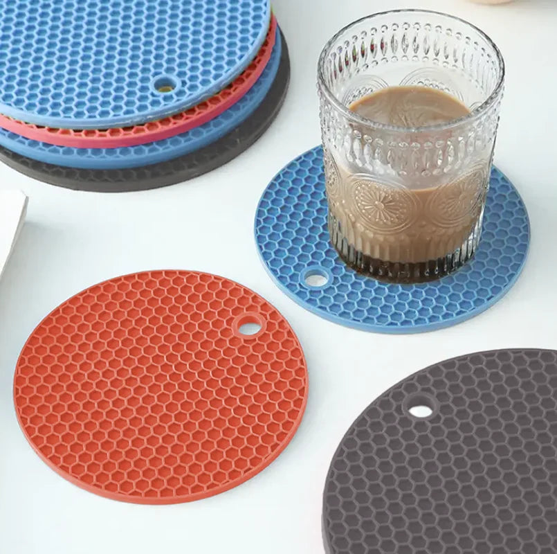 Silicone Tableware Mat – Heat Resistant Non-Slip Pot Holder Silicone Kitchen Mat Qme