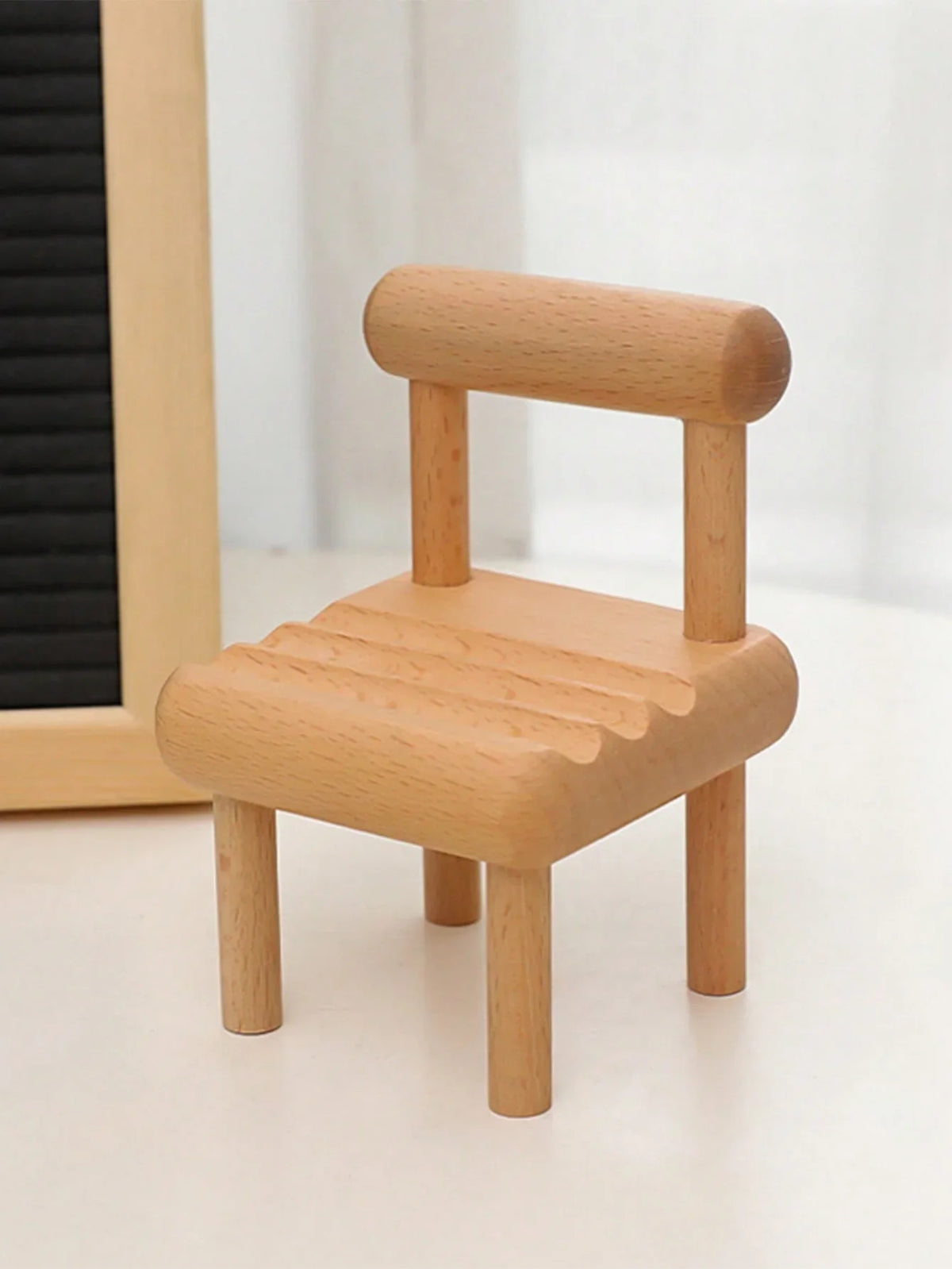 Wooden Mini Stool Phone & Tablet Stand – Beech Wood Holder Phone Tablet Stand Qme WHITE