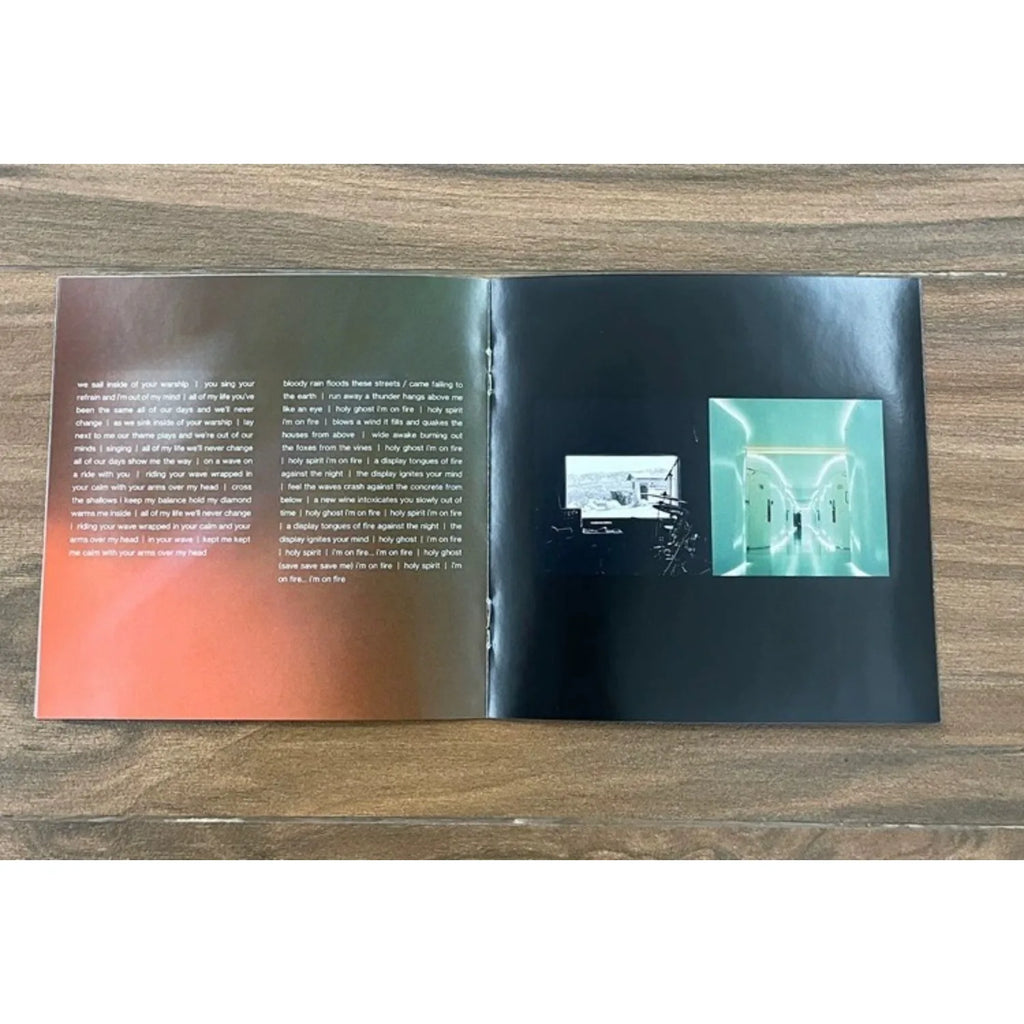 Alternative Rock Music CD – Green & White Visual Art Cover Music CD Qme