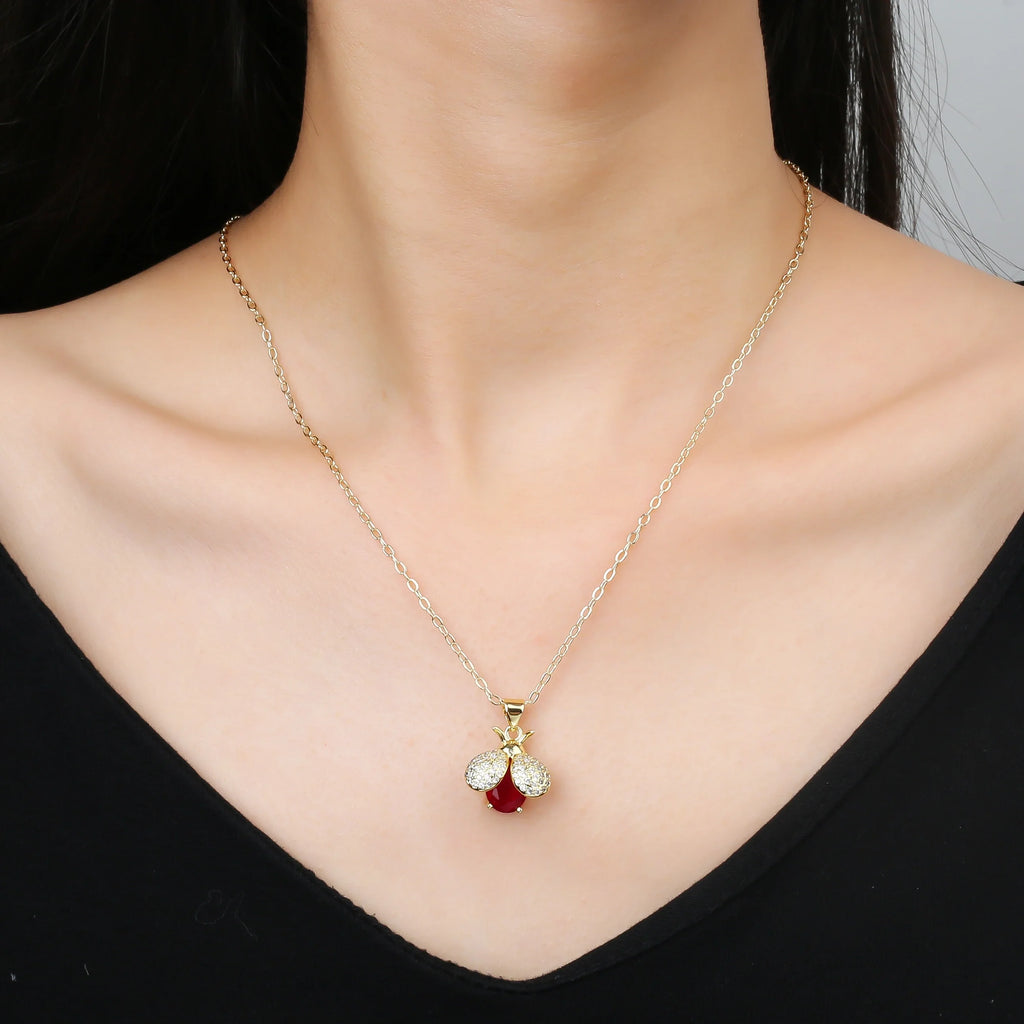 Gold Plated Crystal Zirconia Bee Pendant Necklace Pendant Necklace Qme