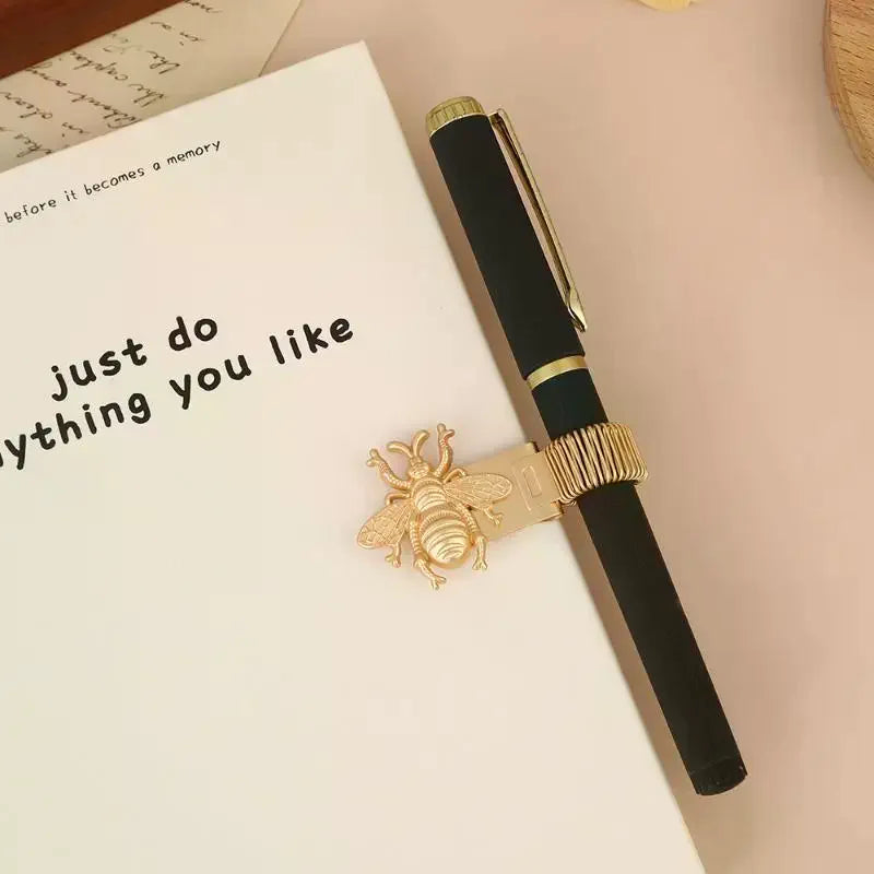 Retro Insect Metal Pen Clip – Spring-Loaded Notebook Holder Metal Pen Clip Qme