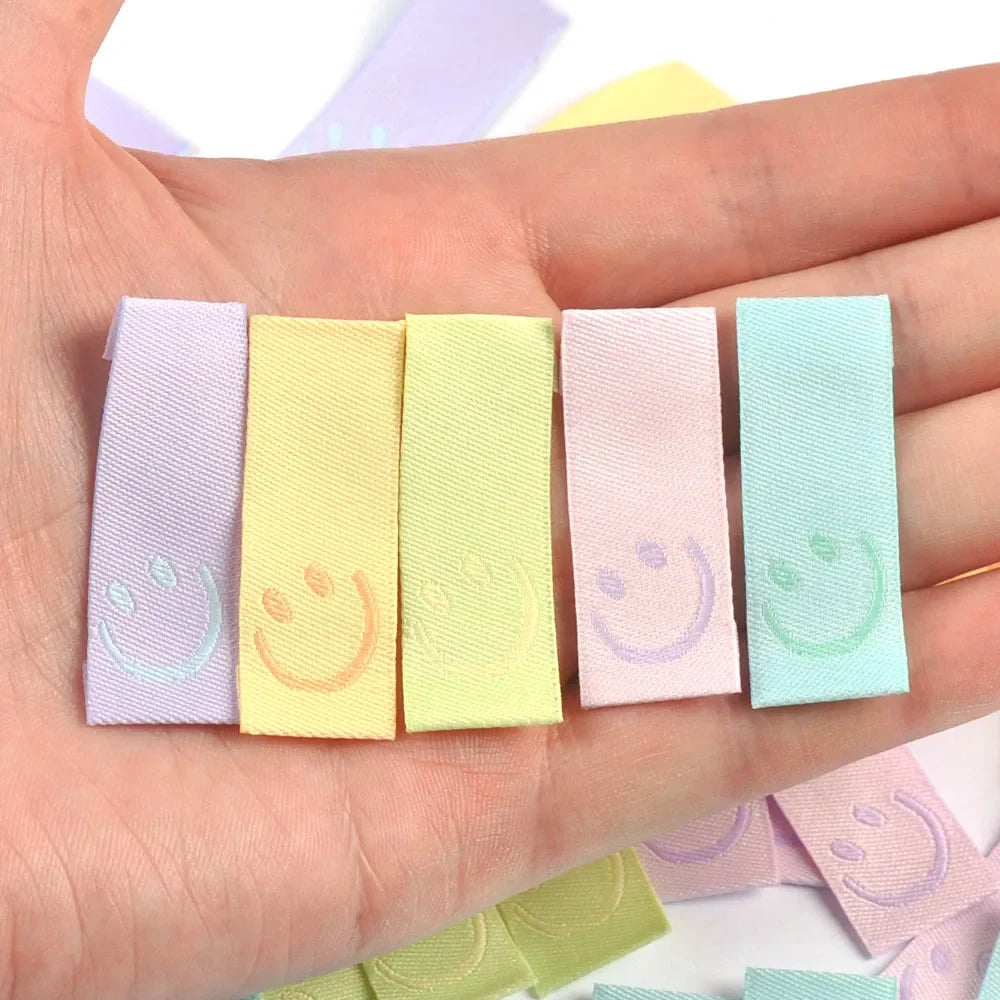 Candy Embroidery Smile Labels – 50pcs Washable Cloth Tags Embroidery Sewing Labels Qme