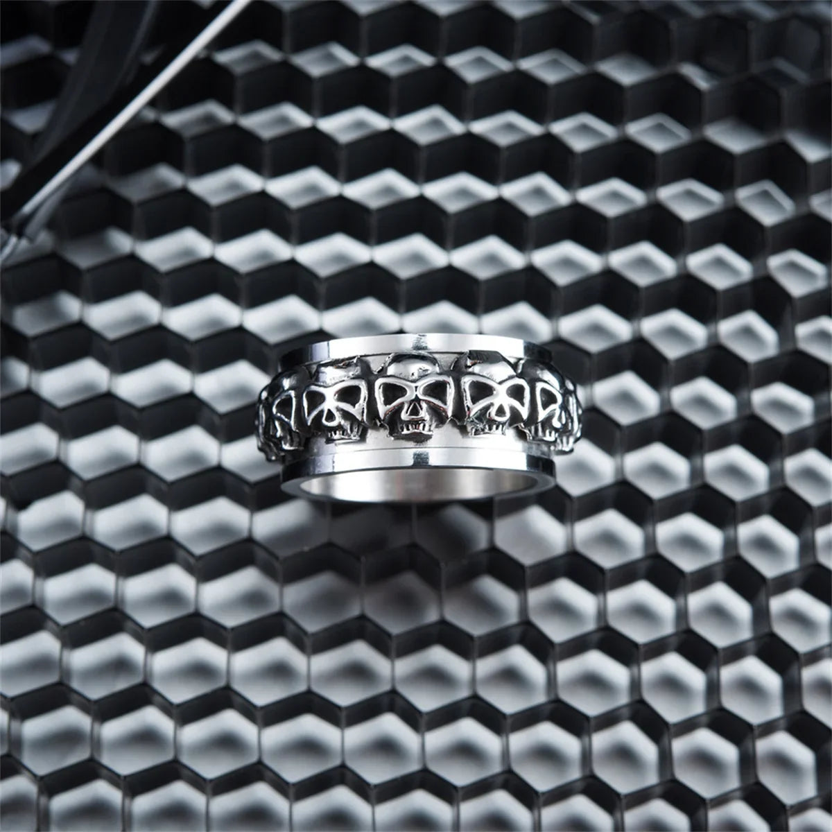 Rotatable Skull Ring – Punk Stainless Steel Hip Hop Statement Statement Ring Qme