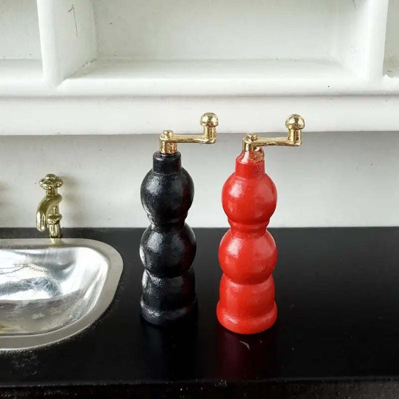 1:12 Dollhouse Miniature Grinding Machine – Red & Black Dollhouse Miniature Qme Default Title