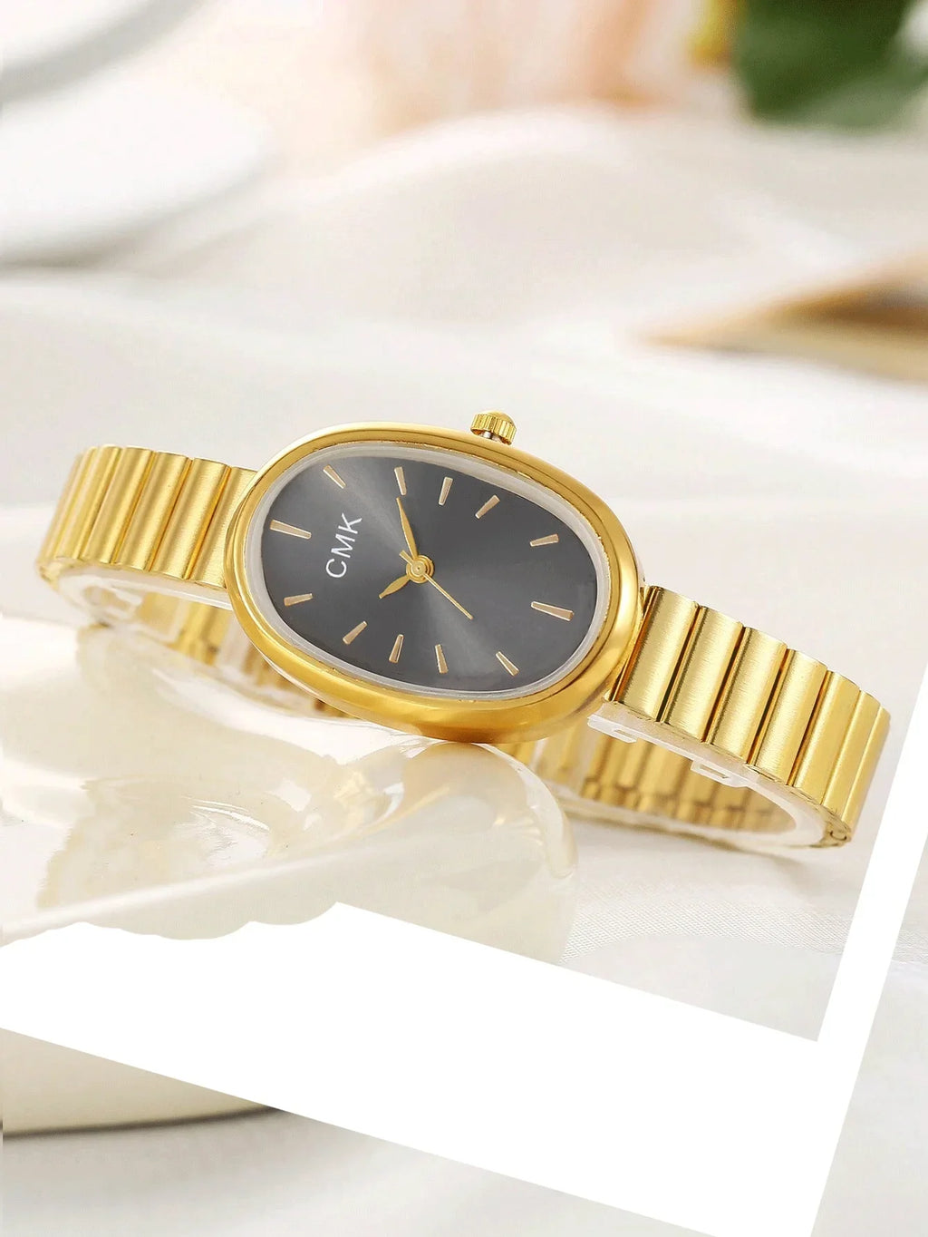 Women's Elliptical Quartz Watch – Light Luxury Casual Style Women's Quartz Watch Qme
