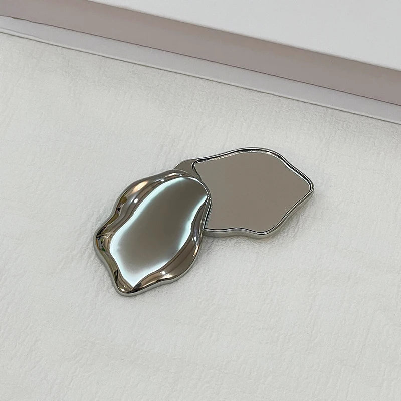 Heart-Shaped Double-Sided Compact Makeup Mirror – Foldable Compact Makeup Mirror Qst