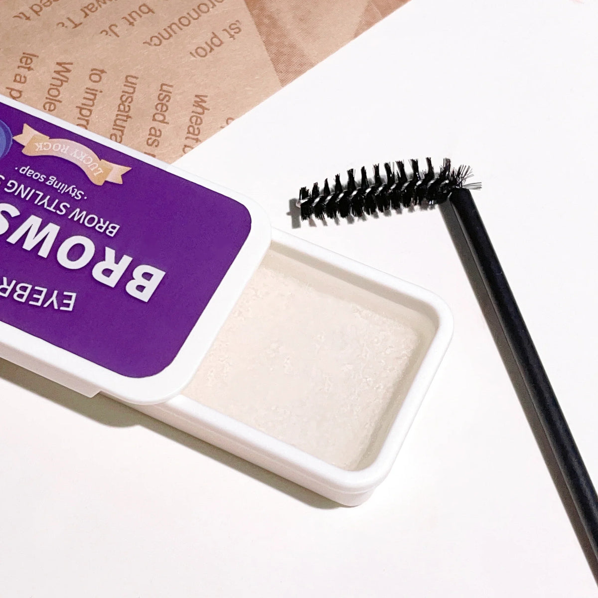 3D Feathery Brow Styling Gel – Long-Lasting & Waterproof Eyebrow Styling Gel Qme 02