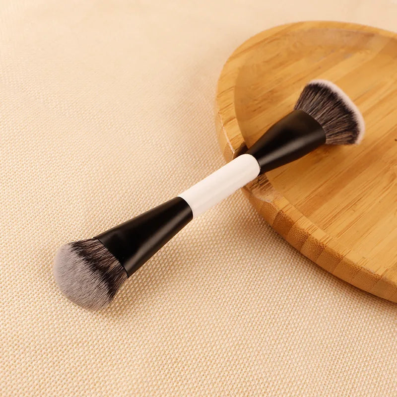 F4 Dual-Ended Foundation, Powder & Contour Face Brush Dual-Ended Face Brush Qme