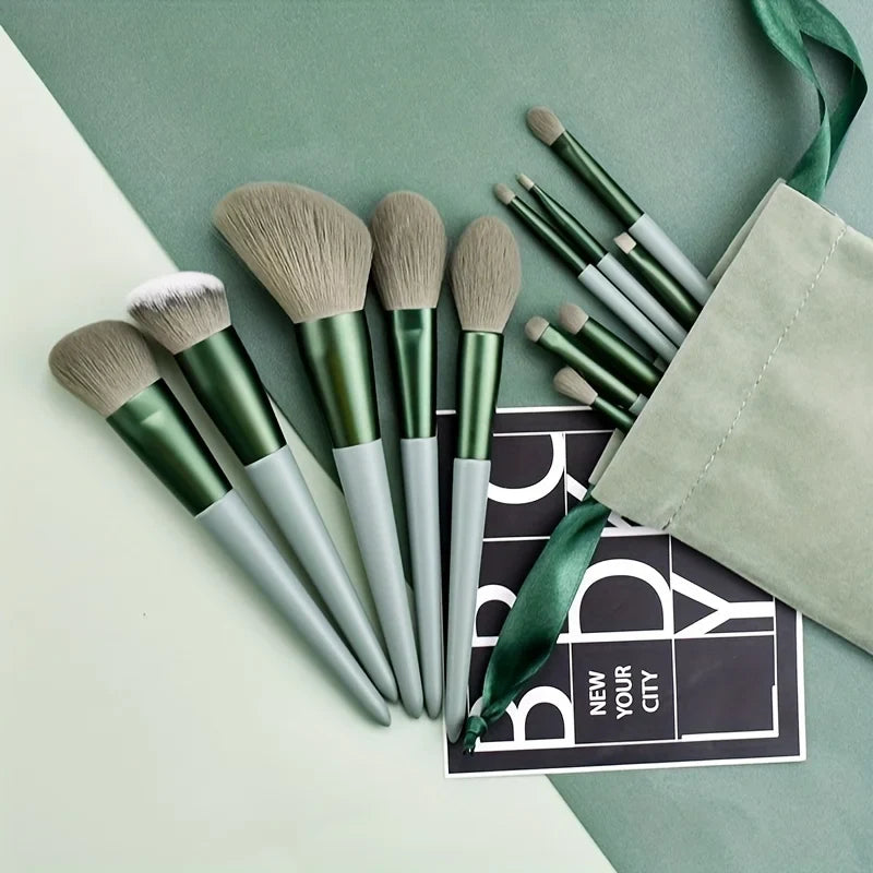 Soft Makeup Brush Set – Eyeshadow & Foundation Brushes Makeup Brush Set Qme
