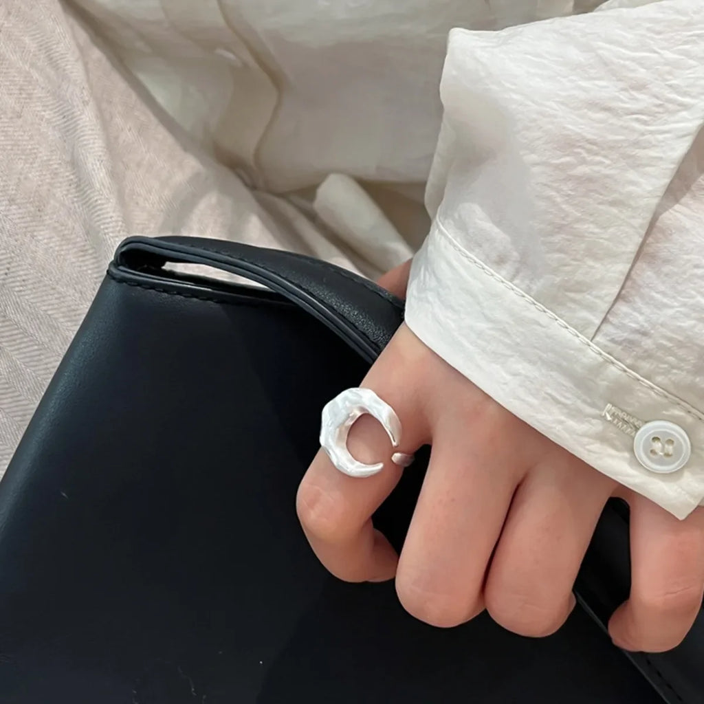 Matte Frosted Crescent Moon Finger Ring – White Metal Statement Statement Ring Qme