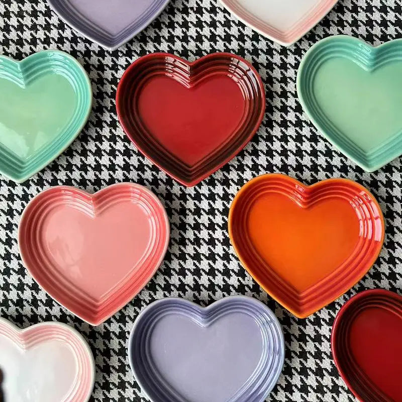 Heart-Shaped Ceramic Pet Bowl for Cats & Small Dogs – 12cm Ceramic Pet Bowl Qme