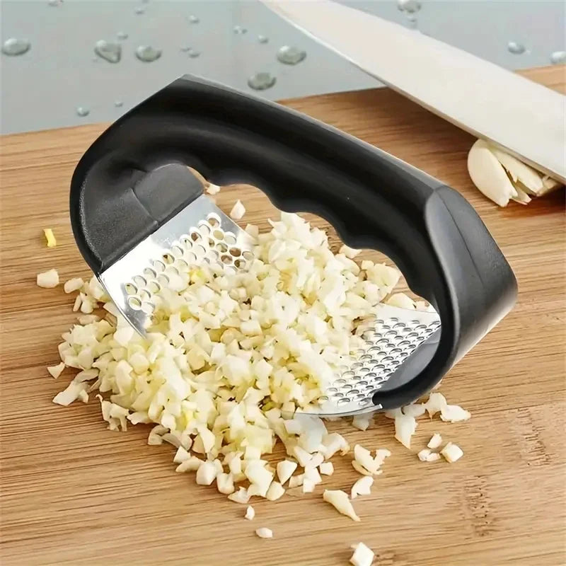 Stainless Steel Garlic Press – Easy Mincing & Crushing | Qme Garlic Press Qme