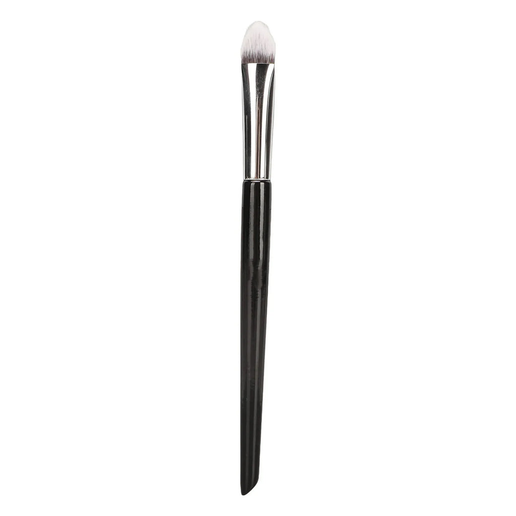 Triangular Concealer & Highlighter Brush – Soft, Portable Concealer Makeup Brush Qme black