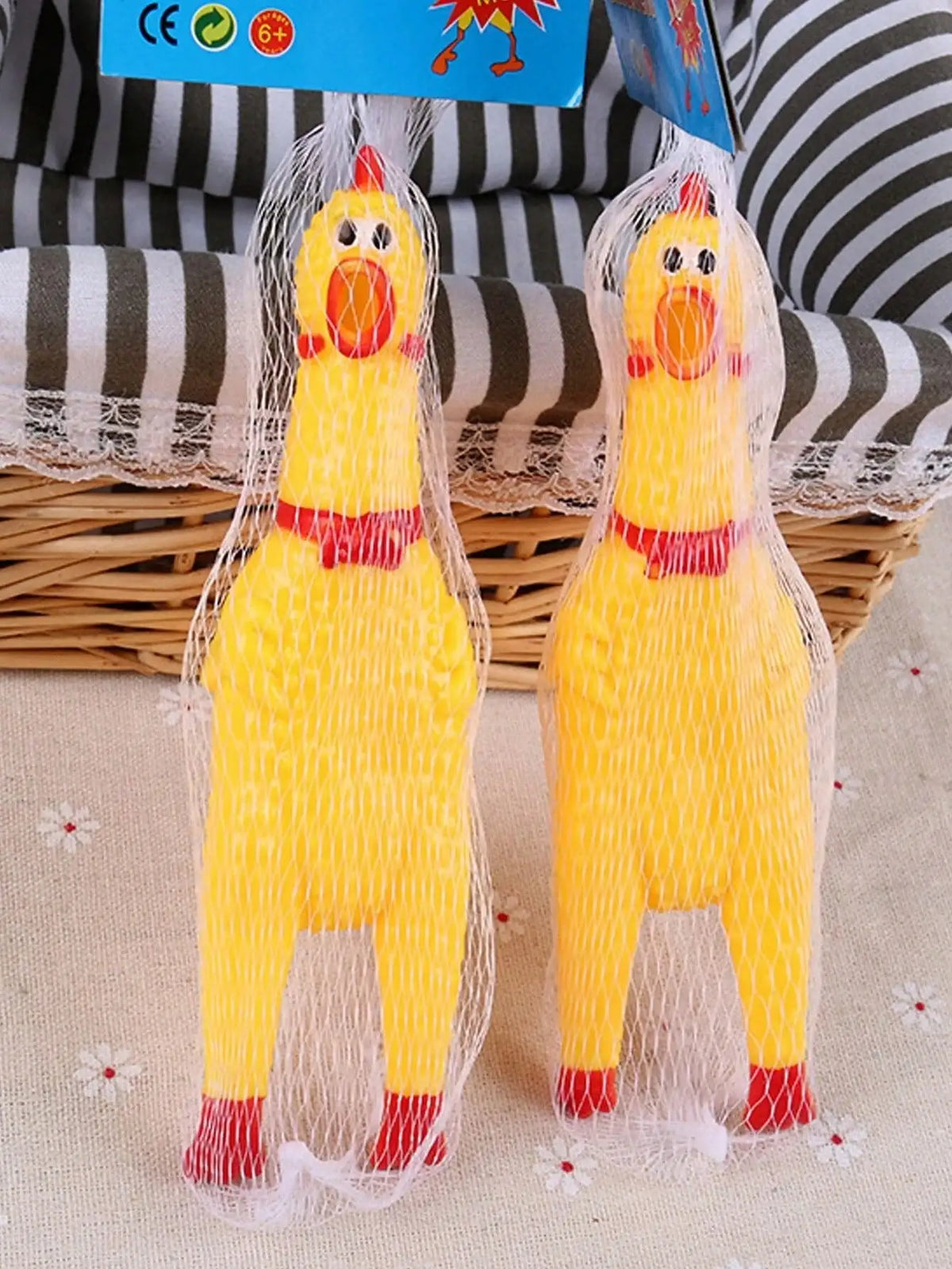 Screaming Chicken Squeeze Toy – Funny Novelty Prank Gift Novelty Squeeze Toy Qme