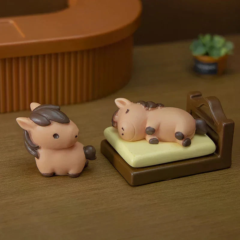Miniature Lifelike Pony Figurine – DIY Landscape Décor Miniature Figurine Qme