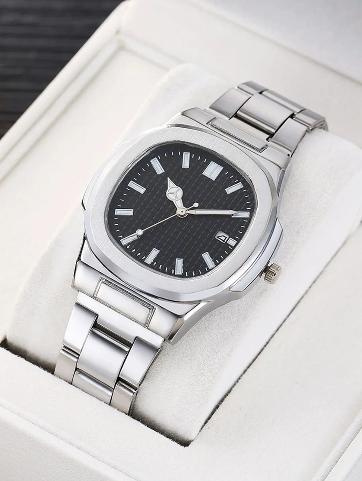 Men's Square Quartz Watch Steel Belt Calendar Sports Men's Quartz Watch Qme black