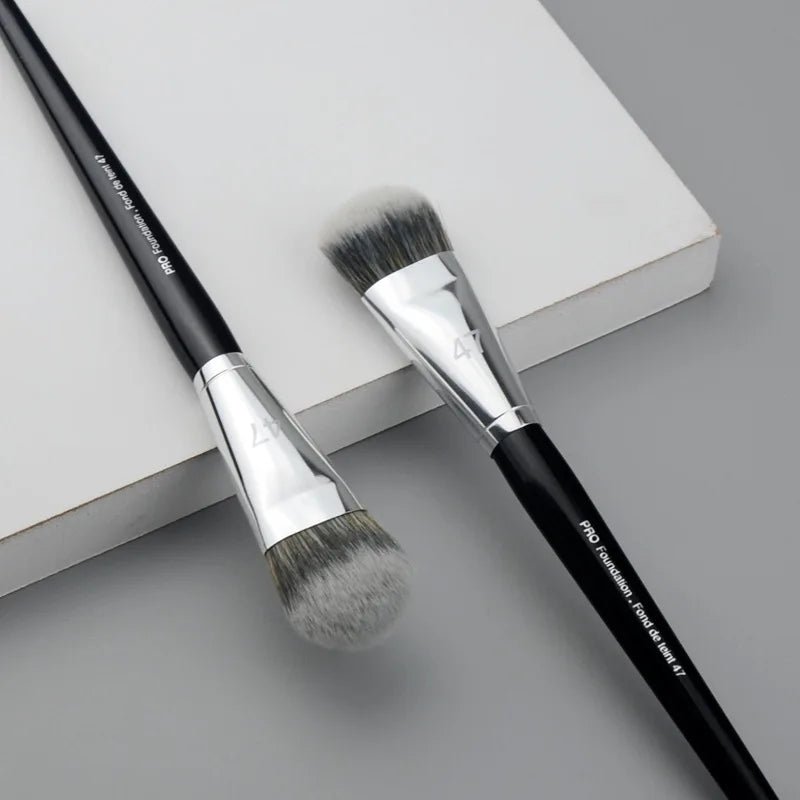 Professional Foundation Brush – Broom Head Synthetic Makeup Brush Foundation Makeup Brush Qme