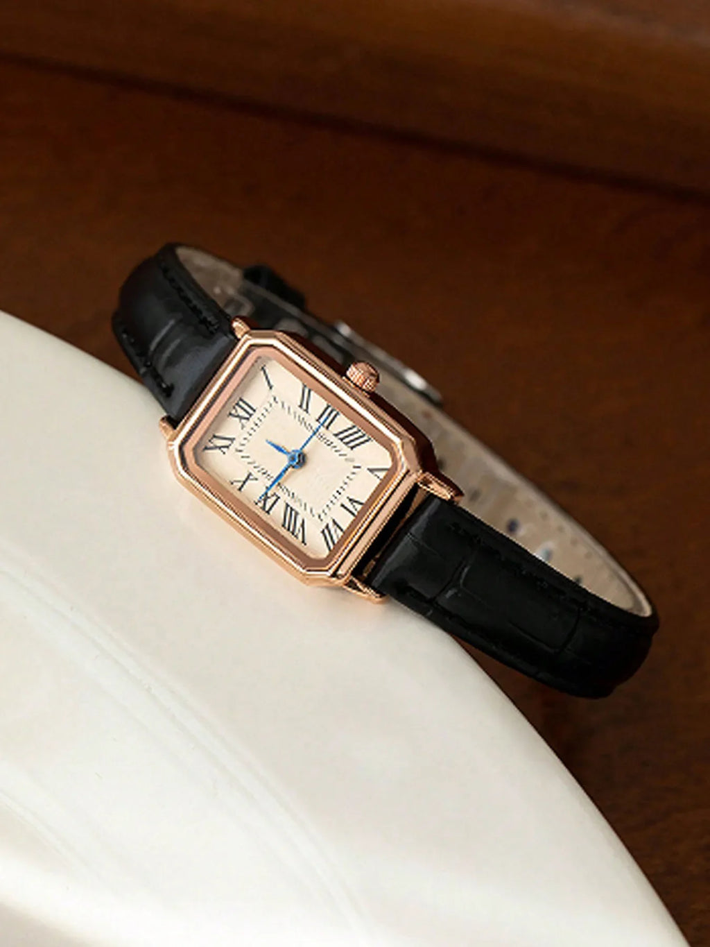 Women's Quartz Watch Leather Strap Square Dial Roman Numerals Women's Quartz Watch Qme
