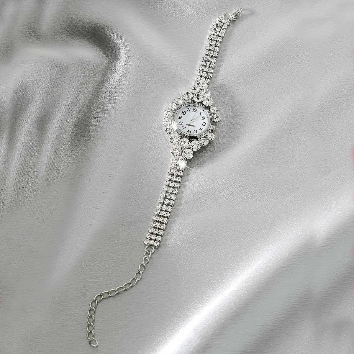 Rhinestone Quartz Watch | Elegant Arabic Numeral Dial – Silver Quartz Wristwatch Qme