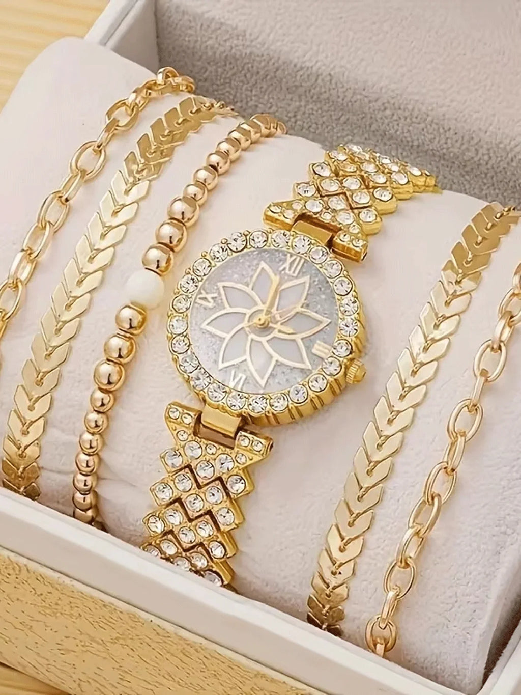 Women's Silver Rhinestone Lotus Dial Quartz Watch Bracelet Watch Bracelet Qme Gold No