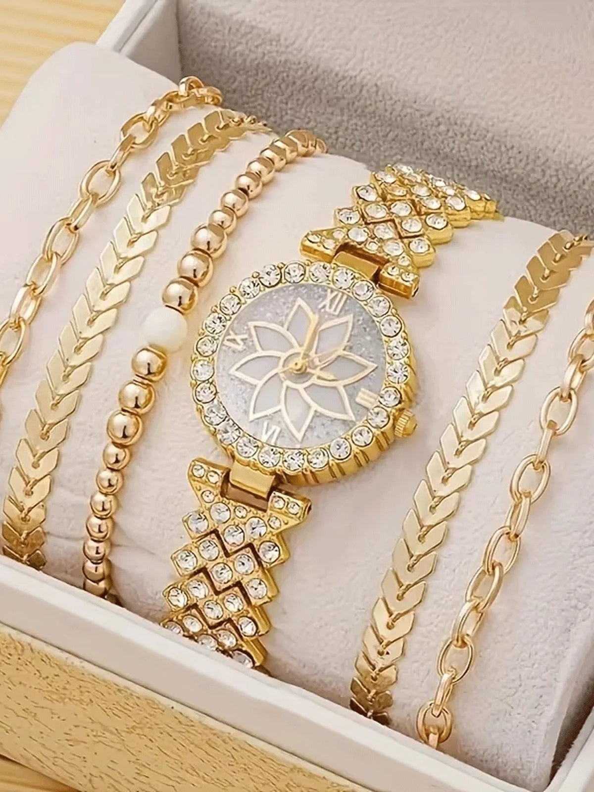 Women's Silver Rhinestone Lotus Dial Quartz Watch Bracelet Watch Bracelet Qme Gold No