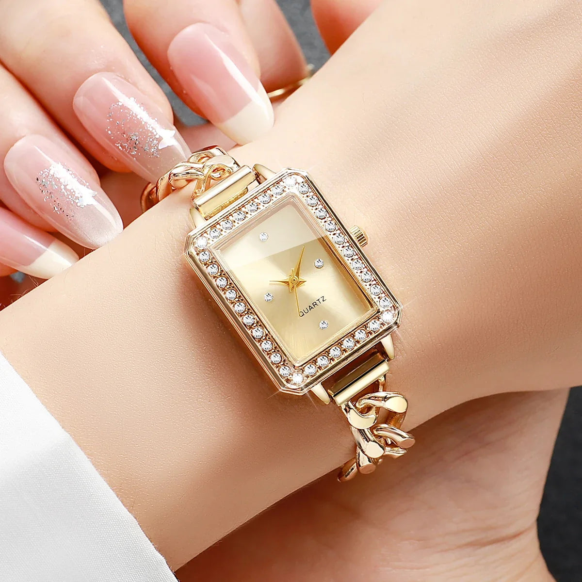 Women's Luxury Diamond Rectangular Dial Quartz Bracelet Watch Bracelet Watch Qme