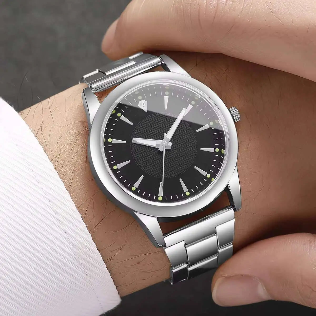 Men's Simple Dial Quartz Business Watch – 4 Colors Quartz Wristwatch Qme