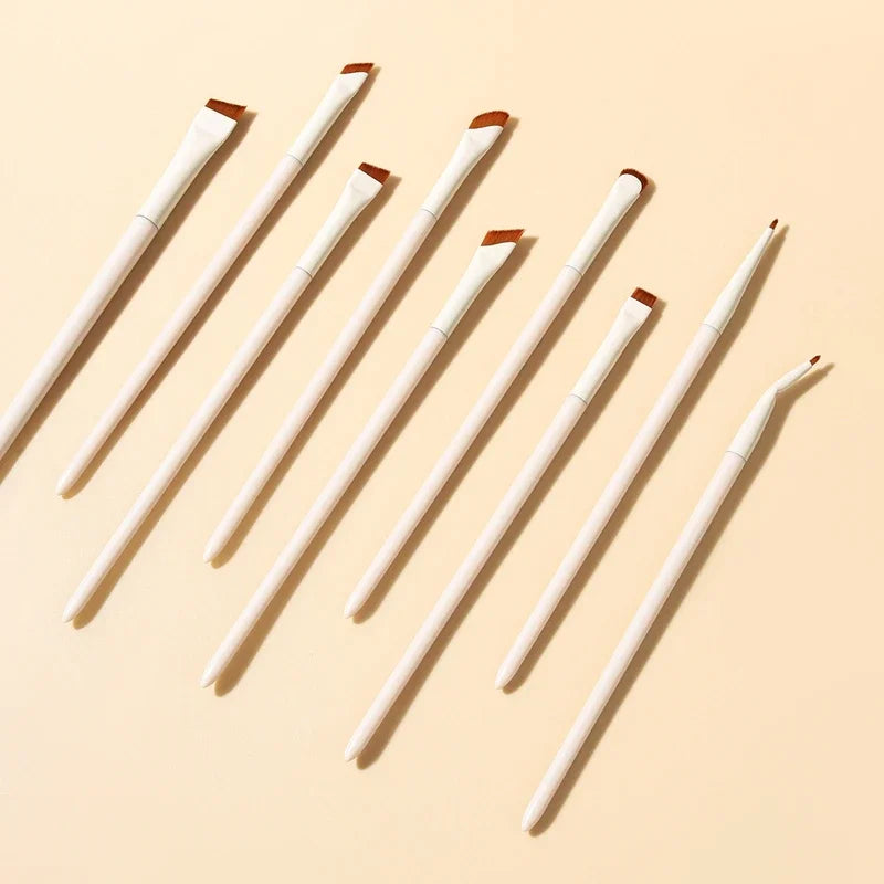 Precision Blade Eyeliner & Eyebrow Brush | Fine Oblique Tip Eyeliner Brush Qme