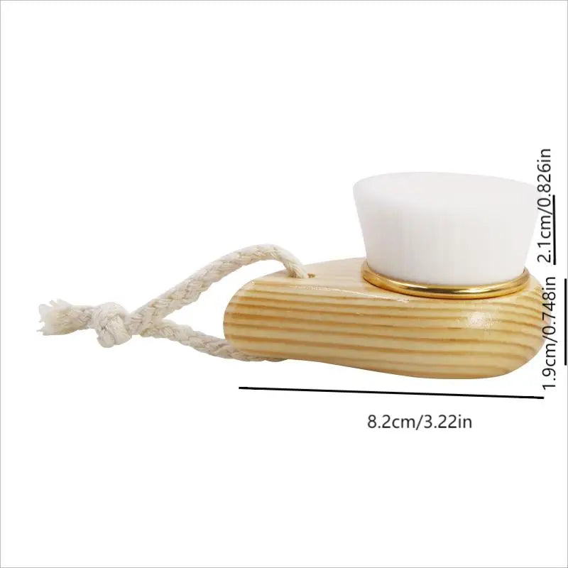 Facial Cleansing Brush – Wooden Handle & Soft Bristles Facial Cleansing Brush Qme