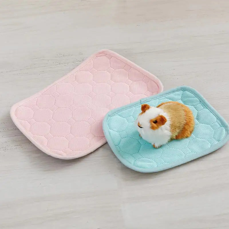 Waterproof Absorbent Bedding Mat Liner for Rabbits & Small Pets Small Pet Bedding Mat Qme