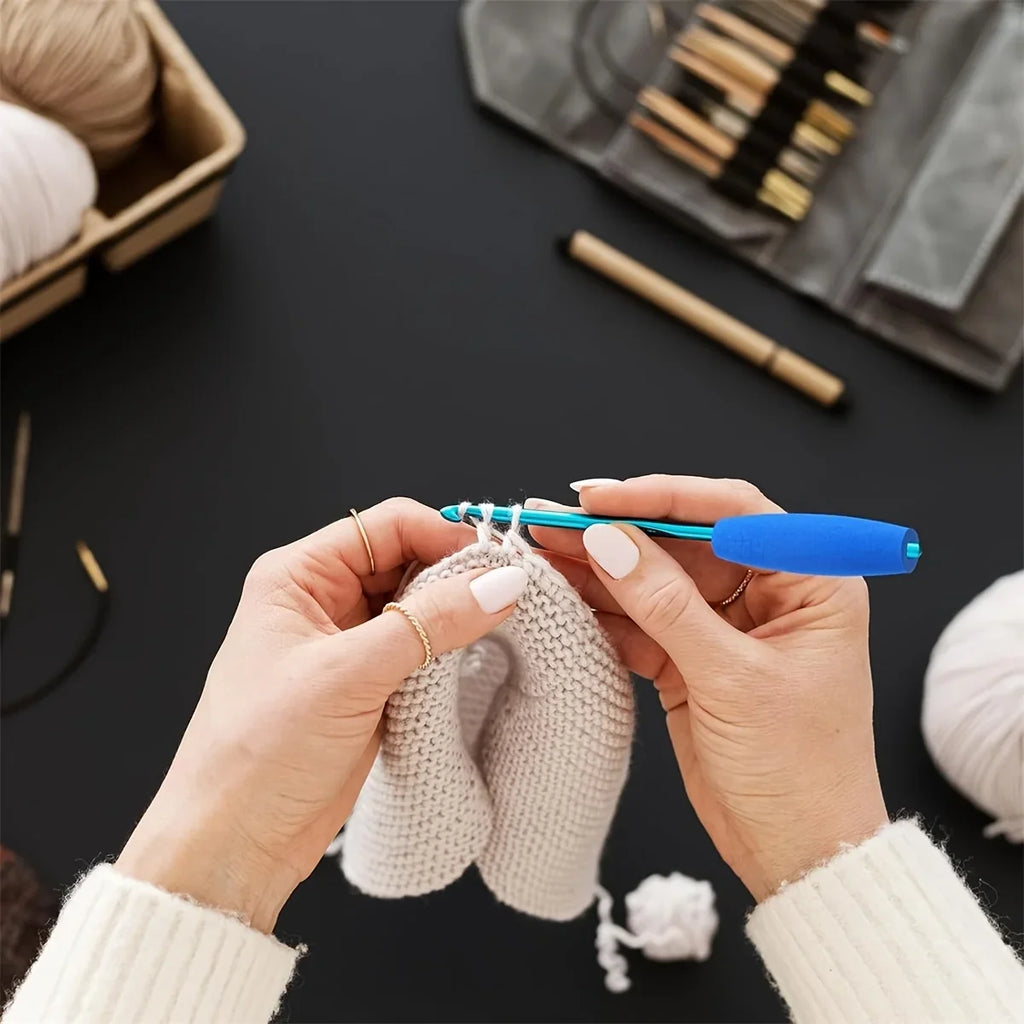 5-Piece Ergonomic Soft Grip Crochet Hook Set | Removable Pads Crochet Hook Grips Qme