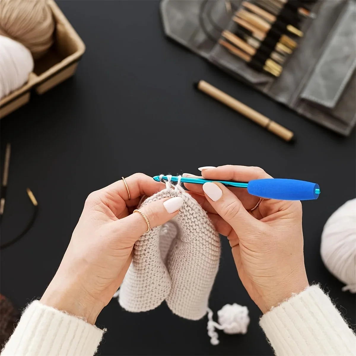 5-Piece Ergonomic Soft Grip Crochet Hook Set | Removable Pads Crochet Hook Grips Qme