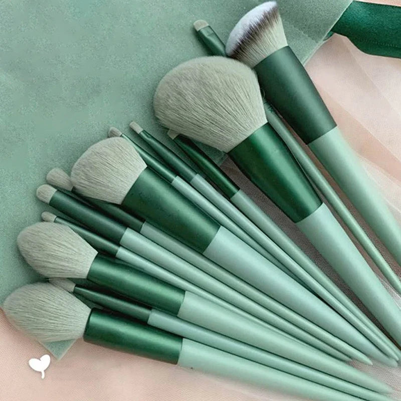 8-Piece Pro Makeup Brush Set – Kabuki, Eyeshadow & Foundation Makeup Brush Set Qme