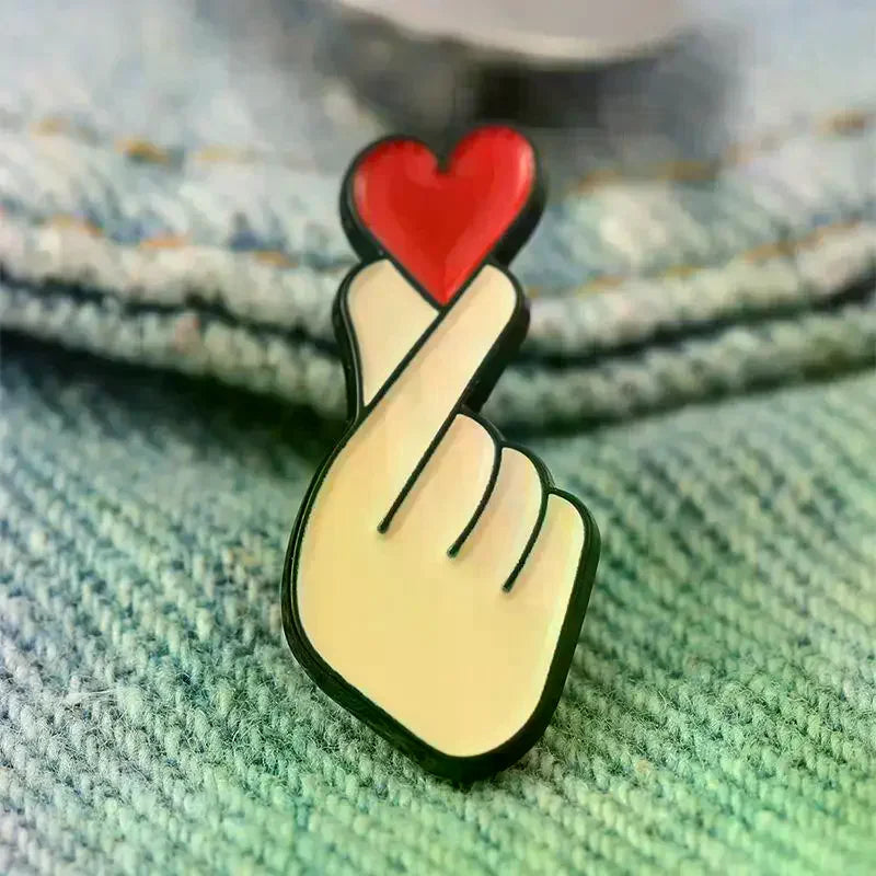 Sign Language Enamel Pin – Cute Hand Gesture Lapel Brooch Enamel Lapel Pin Qme
