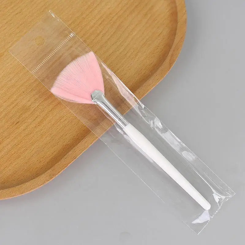 Fan Shaped Facial Mask Brush – Soft Nylon Applicator Tool Mask Applicator Brush Qst C