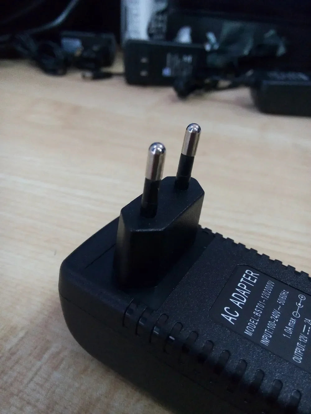 ESCAM DC 12V 2A Wall Power Adapter – AC 100-240V Universal Wall Power Adapter Qme