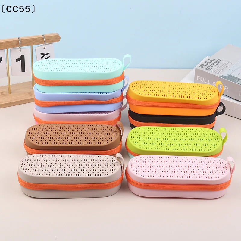 Silicone Eyeglass Case – Soft Shell Goggle & Glasses Protector Eyeglass Case Qst