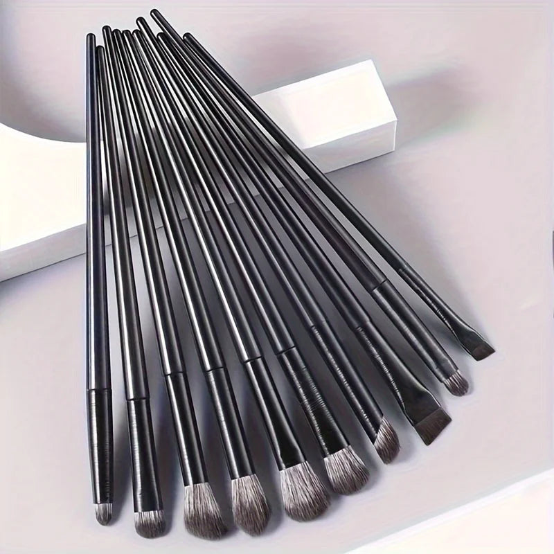 Oval Eye Makeup Brush – Nylon Bristles, All Skin Types Eye Makeup Brush Qme