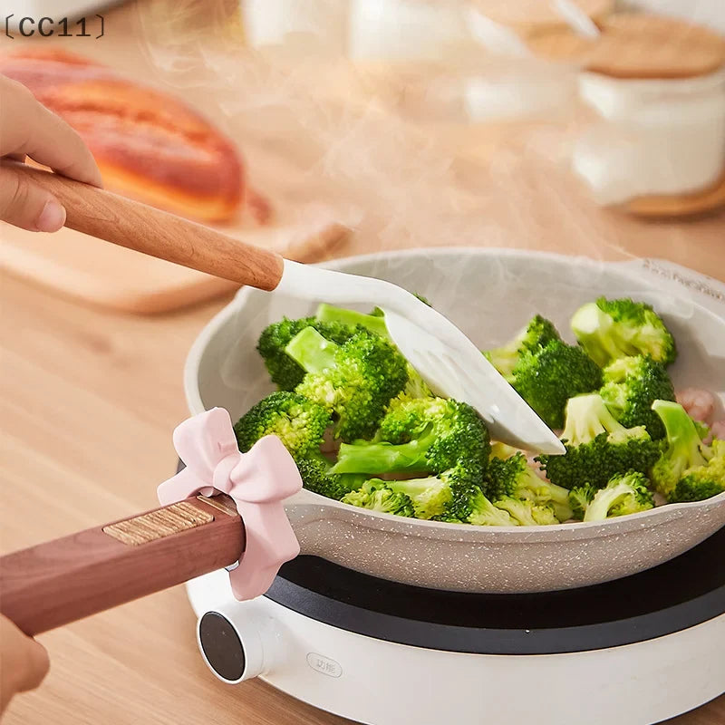 Silicone Bow Spoon Rest & Spatula Holder – Heat Safe Silicone Spoon Rest Qme