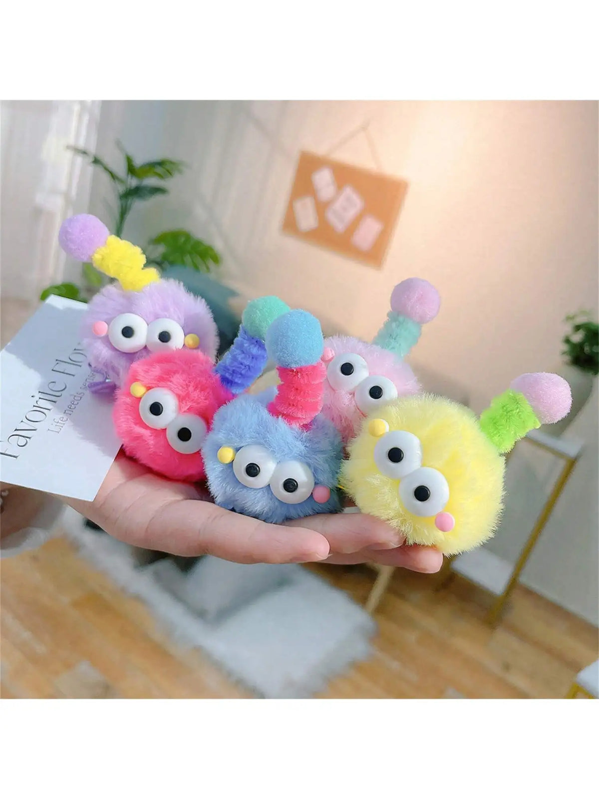 Women's Colorful Furry Pom-Pom Hair Clips – Cute Set of 7 Hair Clips Qme