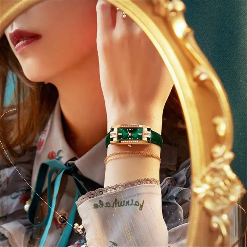 Ladies Square Quartz Watch with Leather Bracelet Dial Ladies Fashion Watch Qme