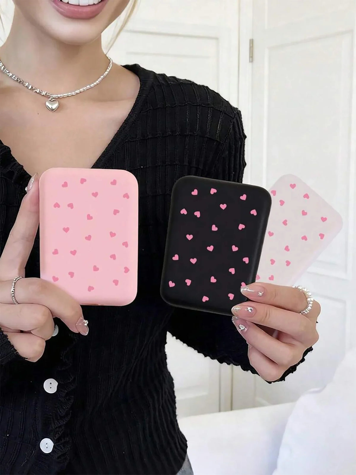 Heart-Shaped TPU MagSafe Charging Case – Black & Pink Phone Protective Case Qme