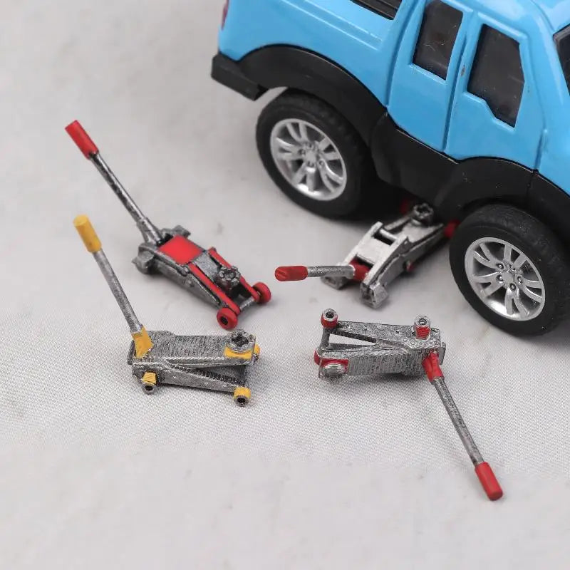 1:64 Scale Car Lifting Jack Model – Mini Garage Accessory Miniature Scale Model Qme