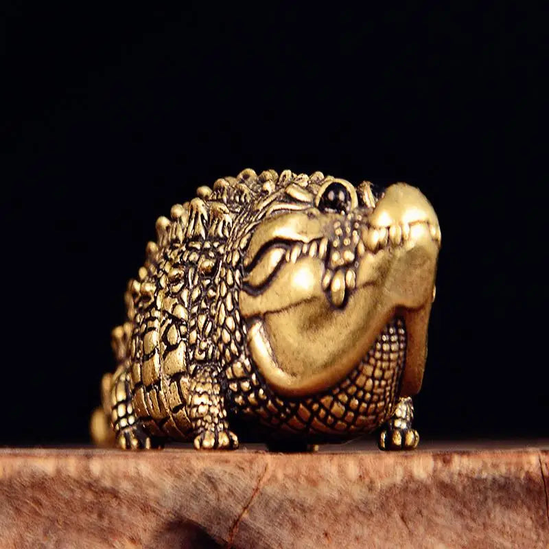 Bronze Crocodile Statue – Retro Copper Animal Figure Home Décor Decorative Figurine Qme