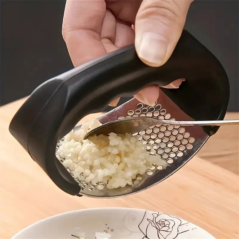 Stainless Steel Garlic Press – Easy Mincing & Crushing | Qme Garlic Press Qme