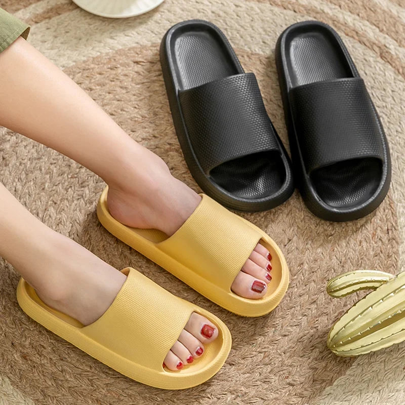Women's Thick Platform Cloud Slippers EVA Non-Slip Slides Platform Cloud Slippers Qme