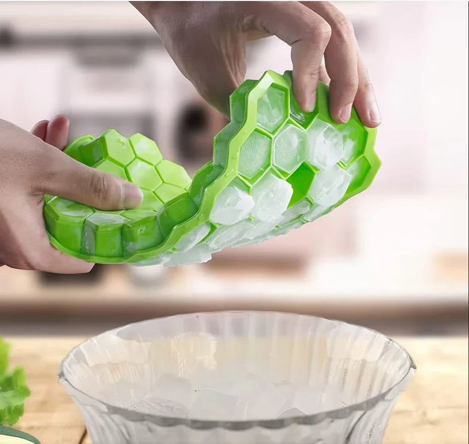 Silicone Honeycomb Ice Cube Tray Large Capacity Mold with Lid Silicone Ice Cube Tray Qme