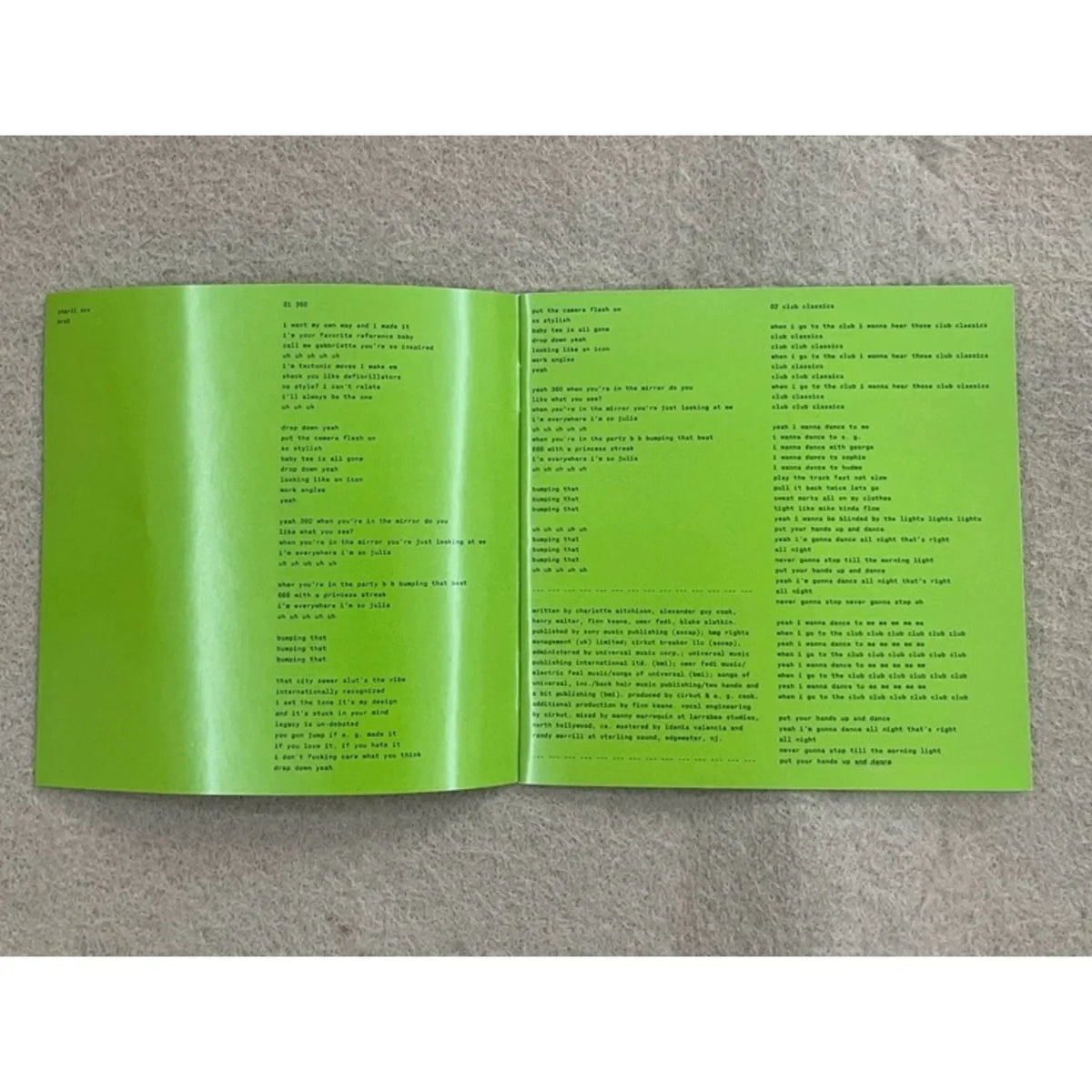 Western Electronic Music CD – Minimalist Fluorescent Green Music CD Qme